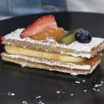 Milhoja de crema con frutas agus gastrobar en campoamor1