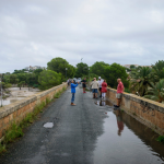 curiosos-en-el-puente-de-la-Glea