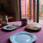 mesa con tortitas y nutella carmen jover