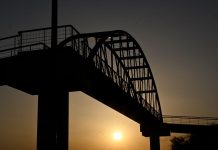 El Ministerio de Transportes realizará actuaciones de mantenimiento en la pasarela peatonal de Campoamor