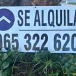 Cartel de Se Alquila de Moreno Schmidt inmobiliaria de Campoamor