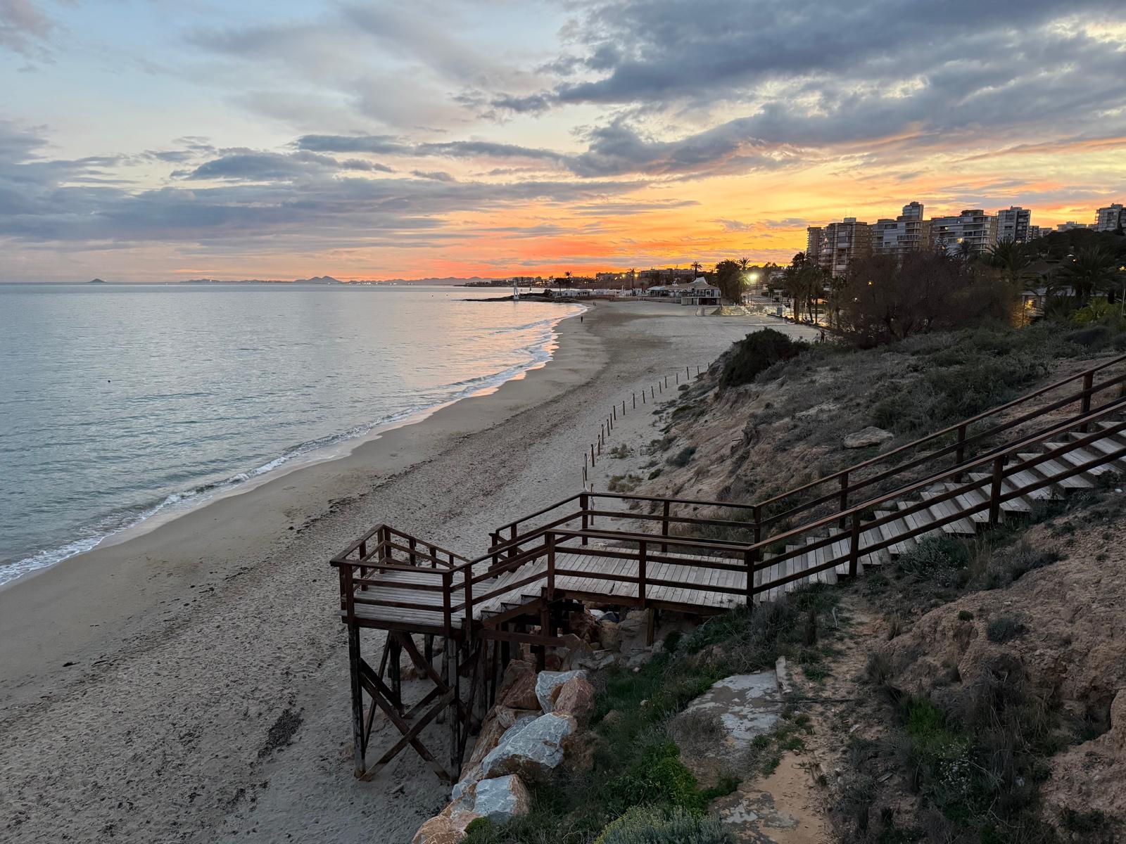 Atardecer playa campoamor desde paseo Aguamarina